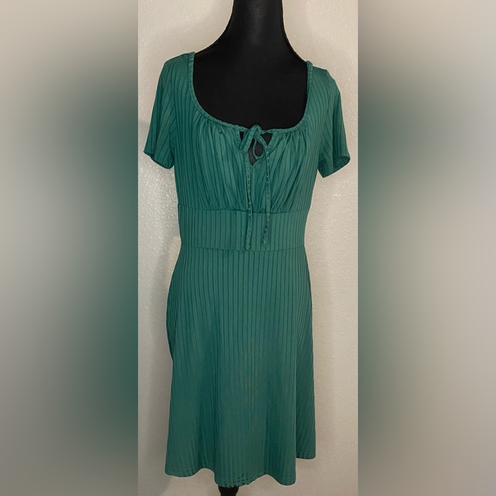 Elegant Green Pleated Dress
